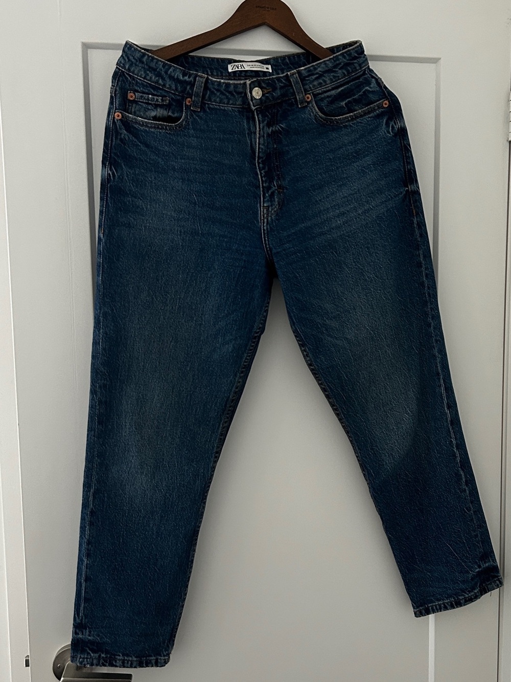 Zara women’s Washed Blue Relaxed Straight Jeans